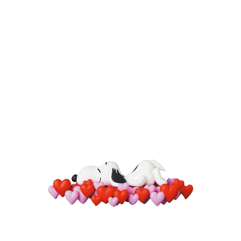 UDF Peanuts 13 Full of Heart Snoopy