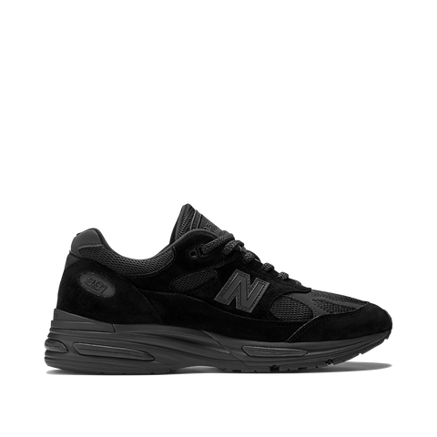 991v2 Made in UK - Triple Black